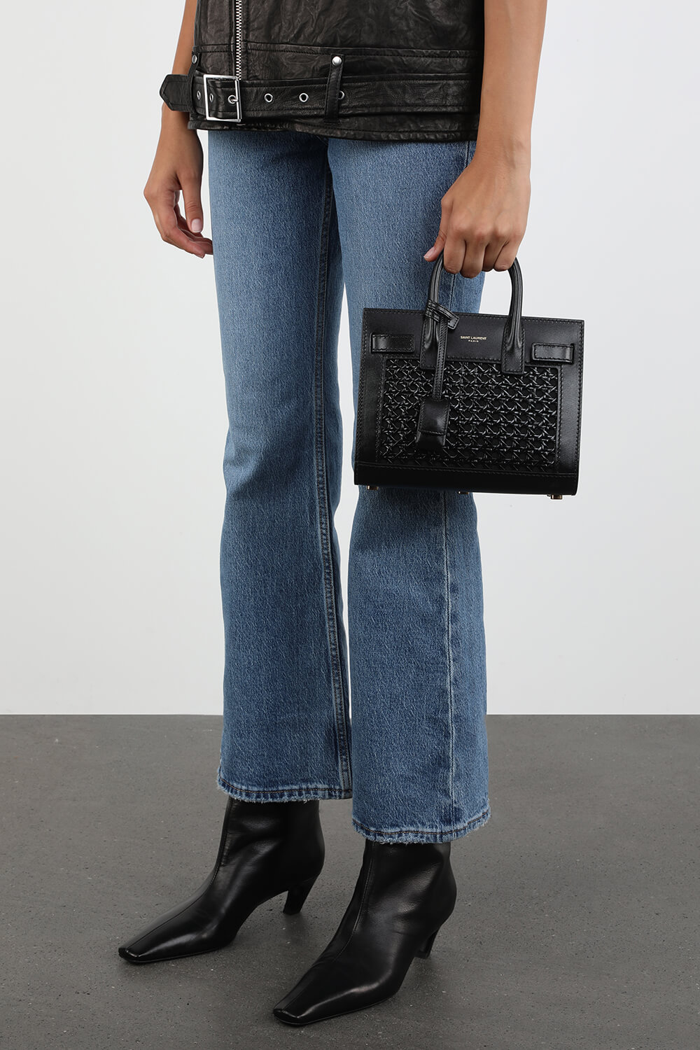 תמונת כל הלוק של Classic Sac De Jour Nano  Hand Bag in Black